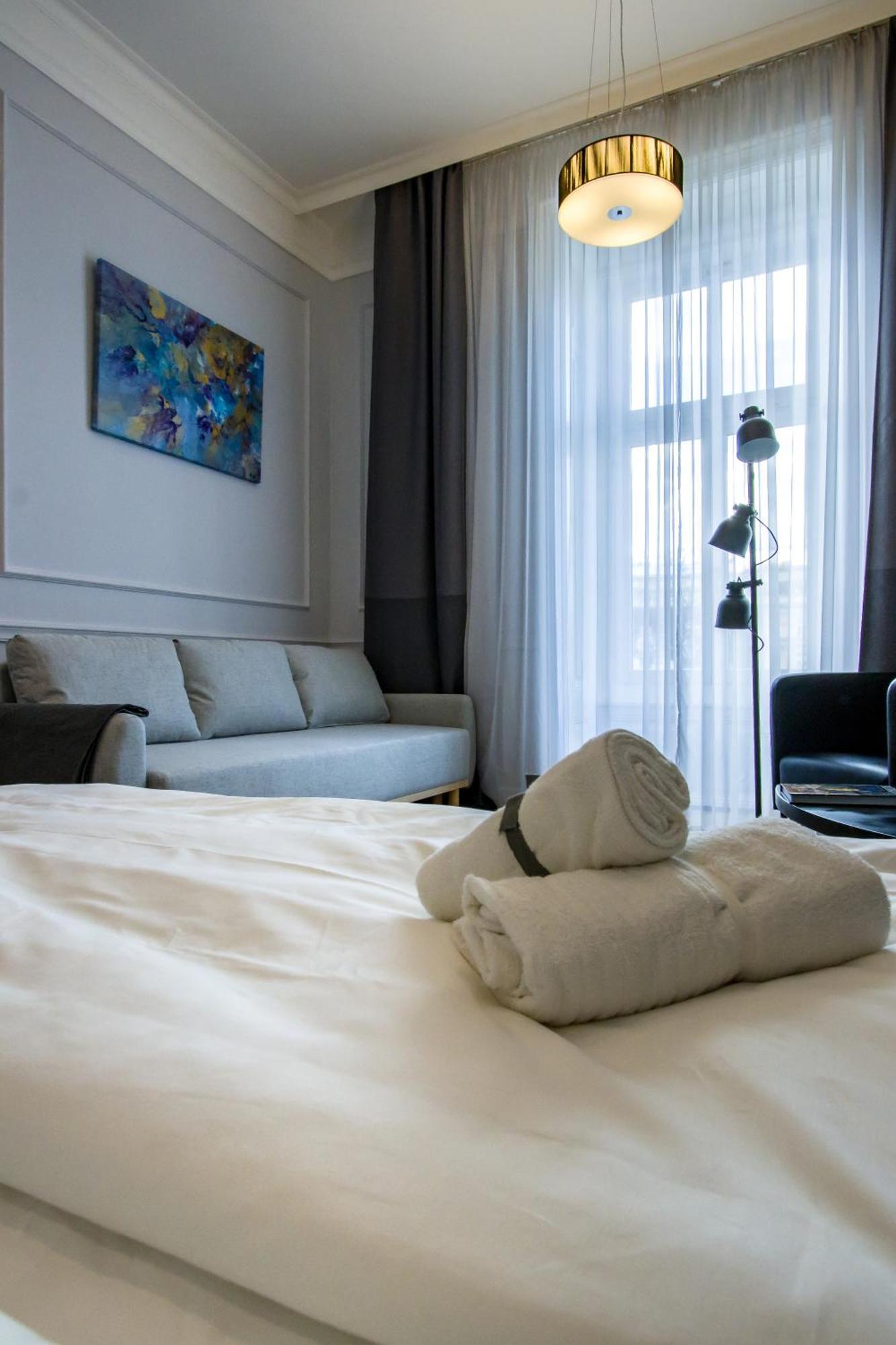 Wilson'S Oktogon Square Suite Apartment Budapest Exterior photo